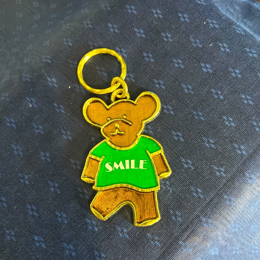 Smile Teddy Bear Vintage Metal Keychain Key Ring